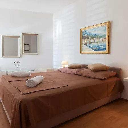 Vila Ctma229/ Holiday House With A Large Private Pool Makarská