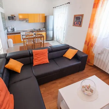 Ctma229/ Holiday House With A Large Private Pool Makarská