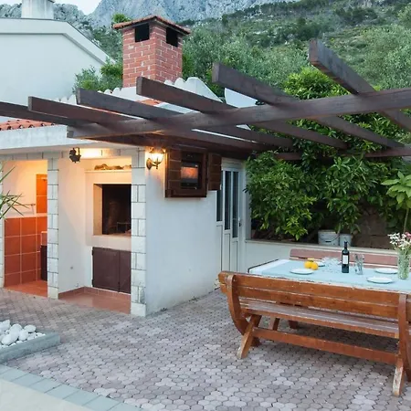 Ctma229/ Holiday House With A Large Private Pool Vila Makarská