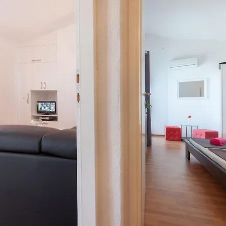 Ctma229/ Holiday House With A Large Private Pool Makarská